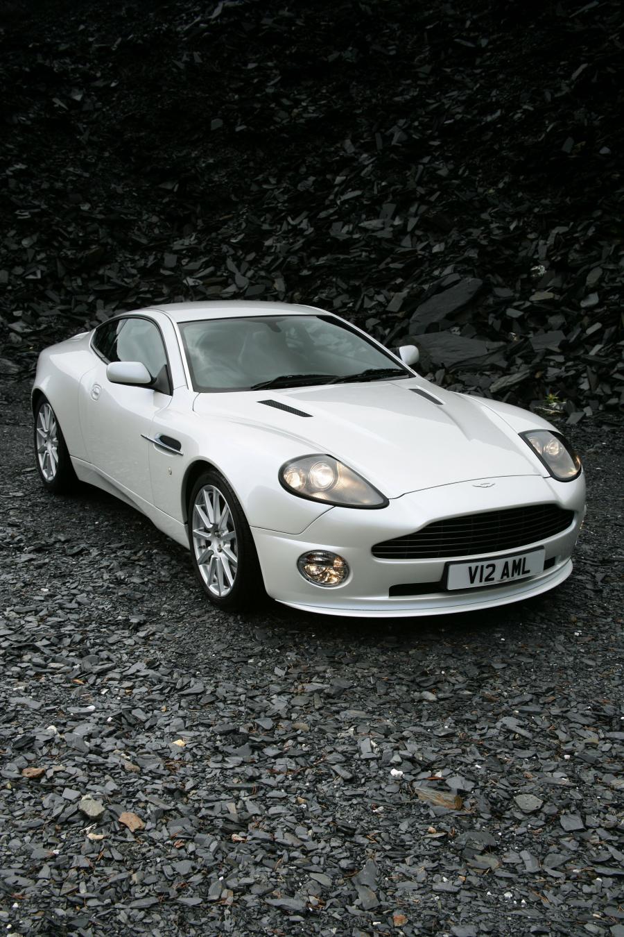  Aston Martin V12 Vanquish S 2004 года  (UK) (фото 22 из 37)